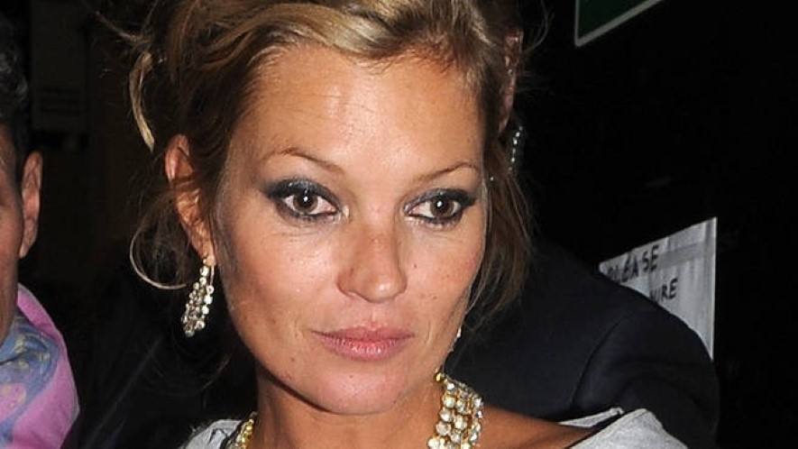 Кейт Мосс вывели из самолета за дебош