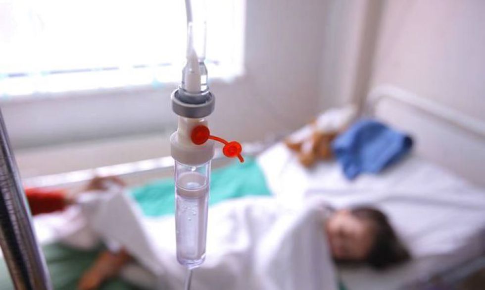 В России массово отравились дети: в больнице Магадана медики спасают 10 особо тяжелых школьников