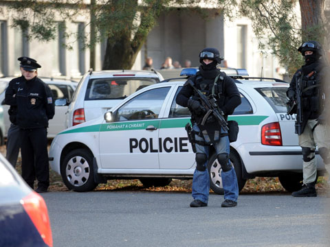 ​Делают демарши и пишут письма: МИД РФ всеми силами старается не допустить экстрадиции арестованного российского хакера в США