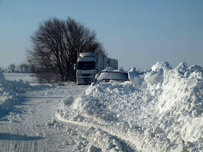 На Одессу надвигается новый погодный армагеддон - в город не пускают грузовики, а по области перекрывают дороги