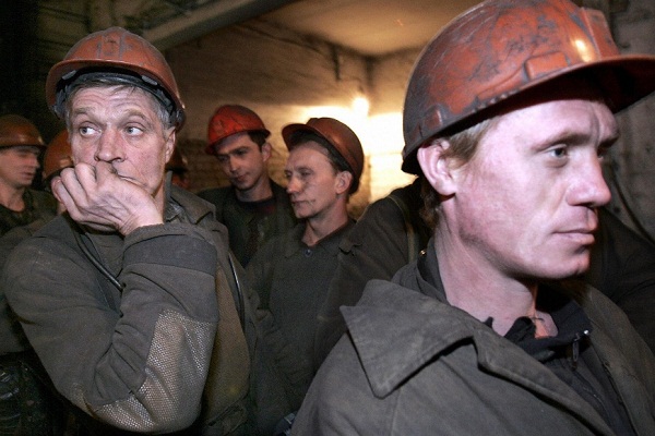 За бесплатно работать уже боятся, да и денег нет - в оккупированной Макеевке назревает голодный шахтерский бунт 