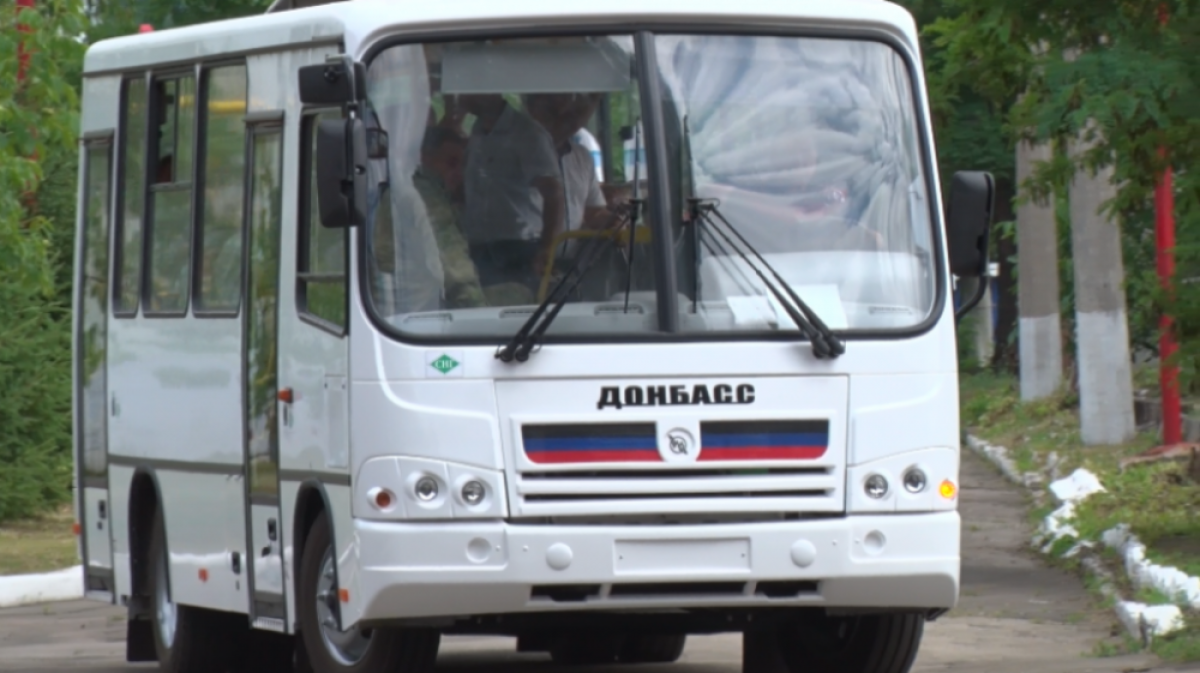 К границе РФ - Беларусь отправили автобусы с "добровольцами" из оккупированного Донбасса - источник