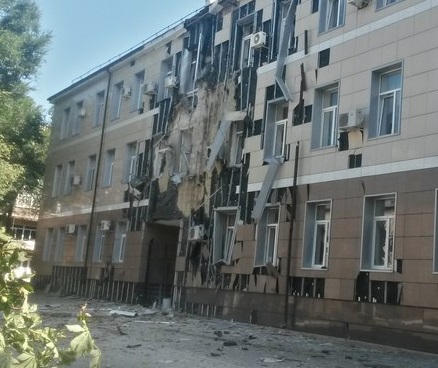 Последствия обстрела больницы им. Калинина в Донецке