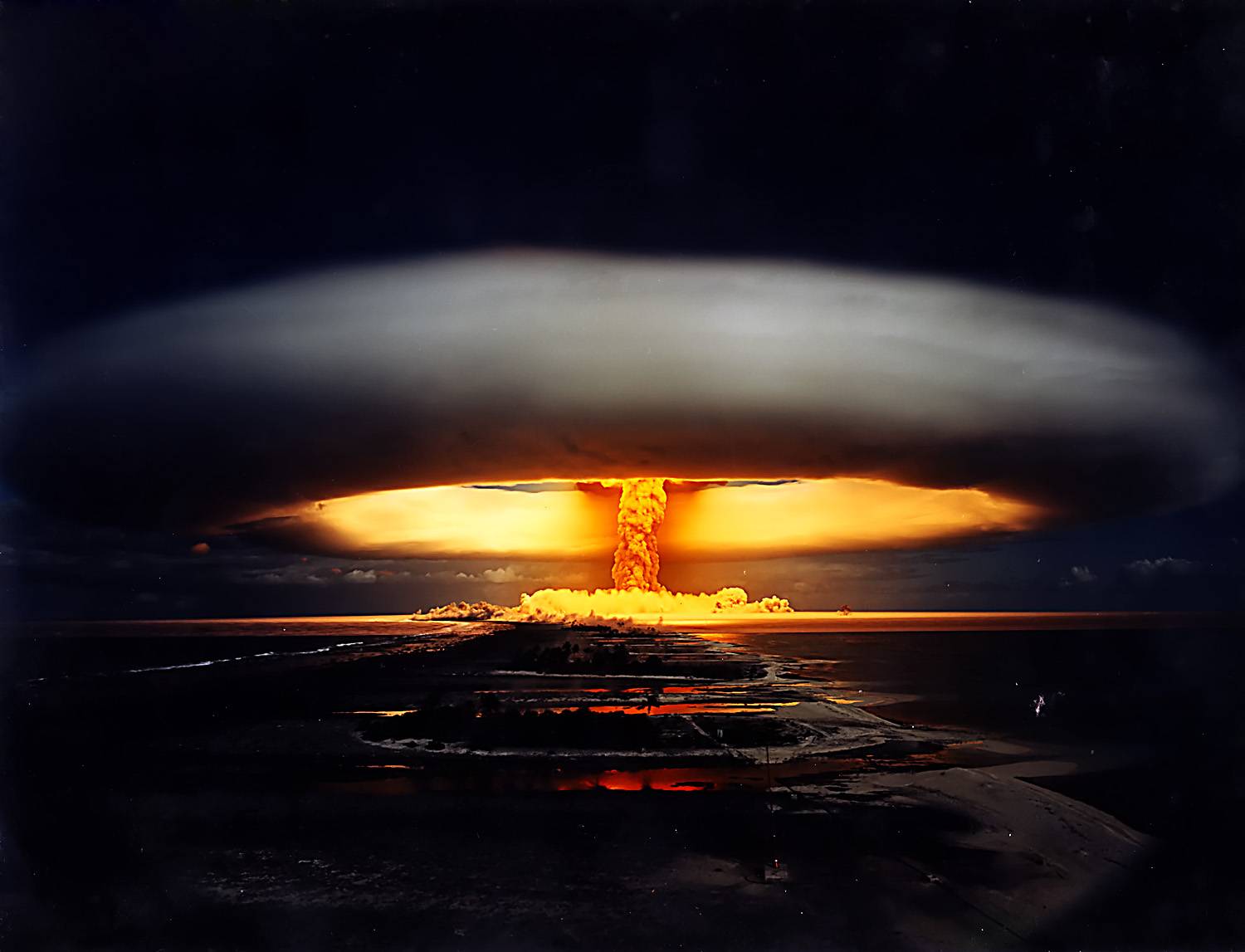 Америка заявила о первом ядерном ударе: что заставит Вашингтон атаковать врага