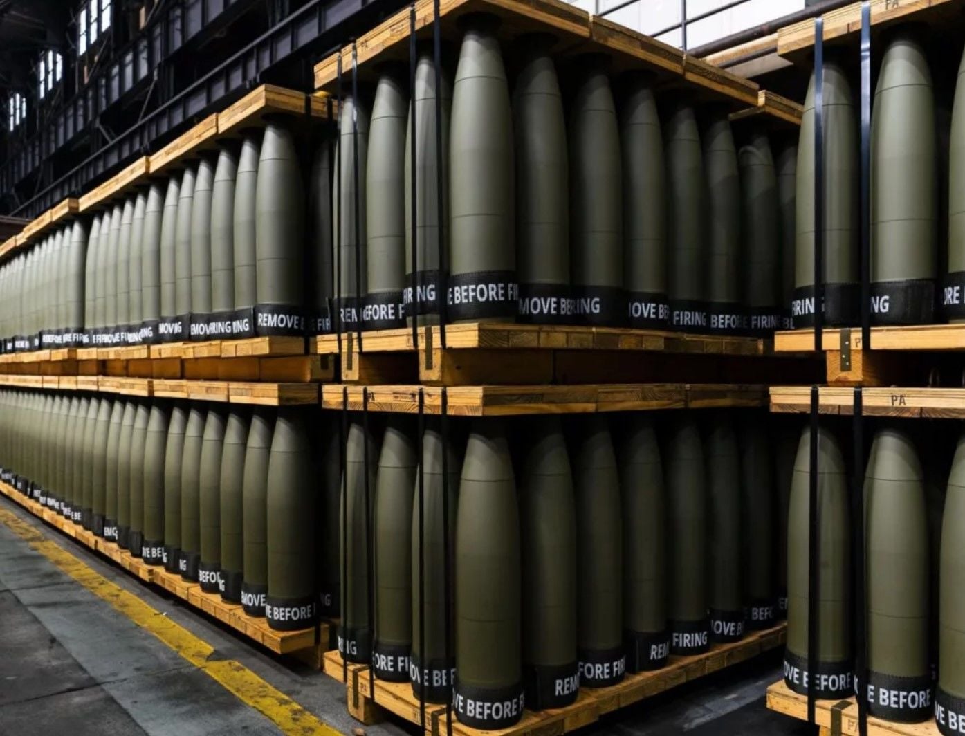 В Великобритании сорваны сроки запуска важного для Украины завода по боеприпасам – The Guardian  