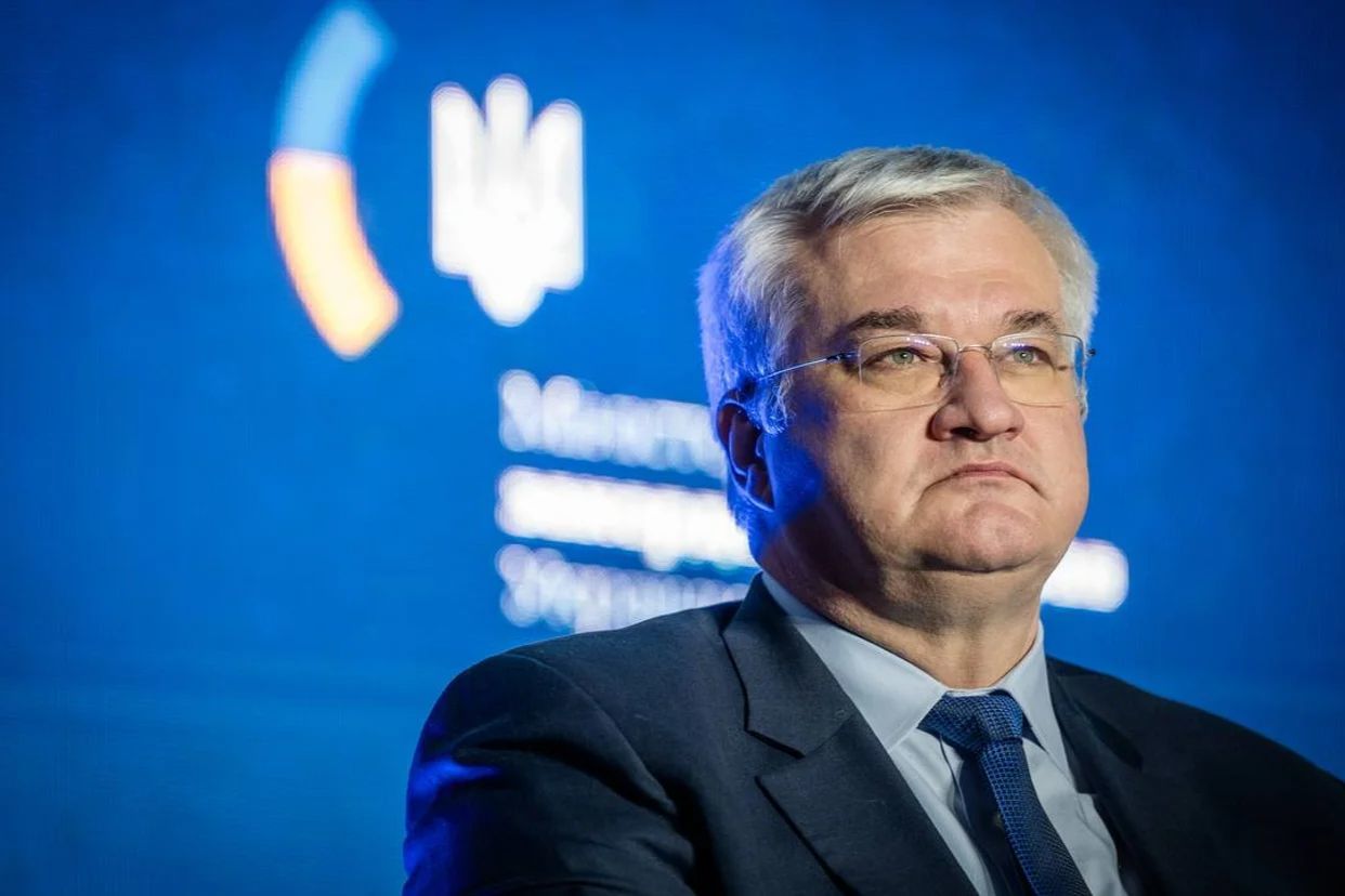 ​"Послушайте звуки над моим домом", - Сибига показал, что ночью довелось пережить Украине