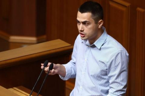 Фирсов показал повестку ГПУ на допрос по делу Ахметова