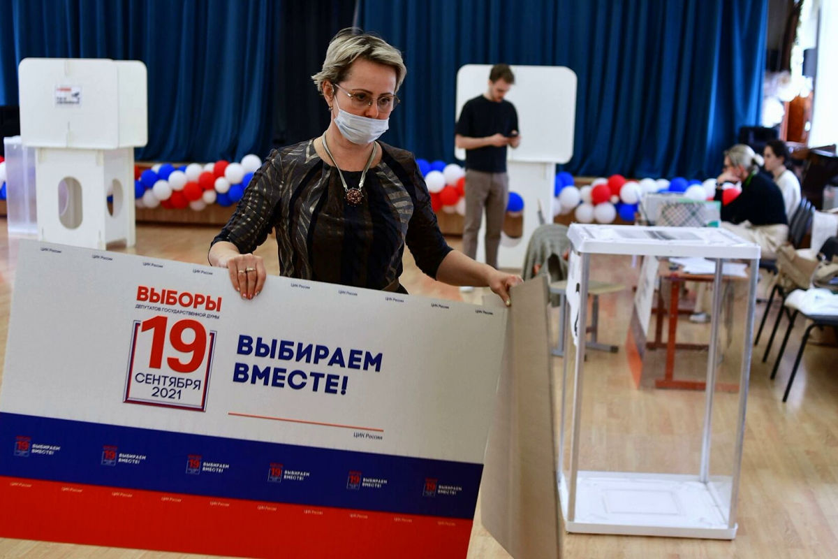 Голосование под принуждением: на выборах в Госдуму заметили "аномальные очереди"
