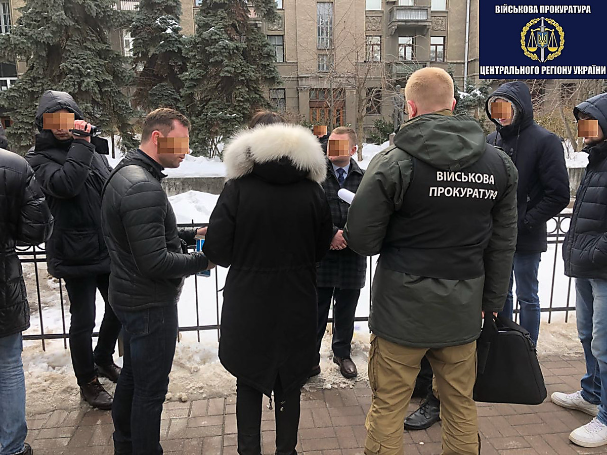 Чиновник из Кабинета министров погорел на взятке в свой первый рабочий день. Кадры