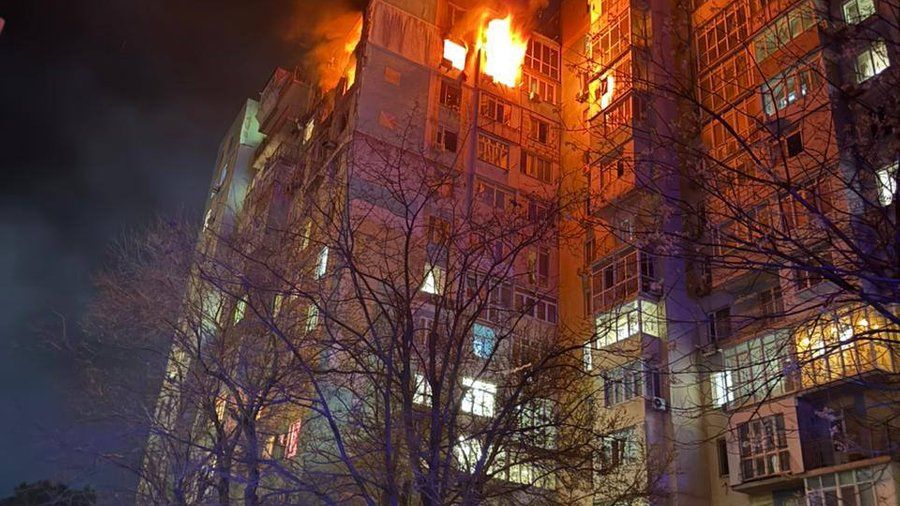 Армия РФ ночью терроризировала Одессу: дроны попали в высотки
