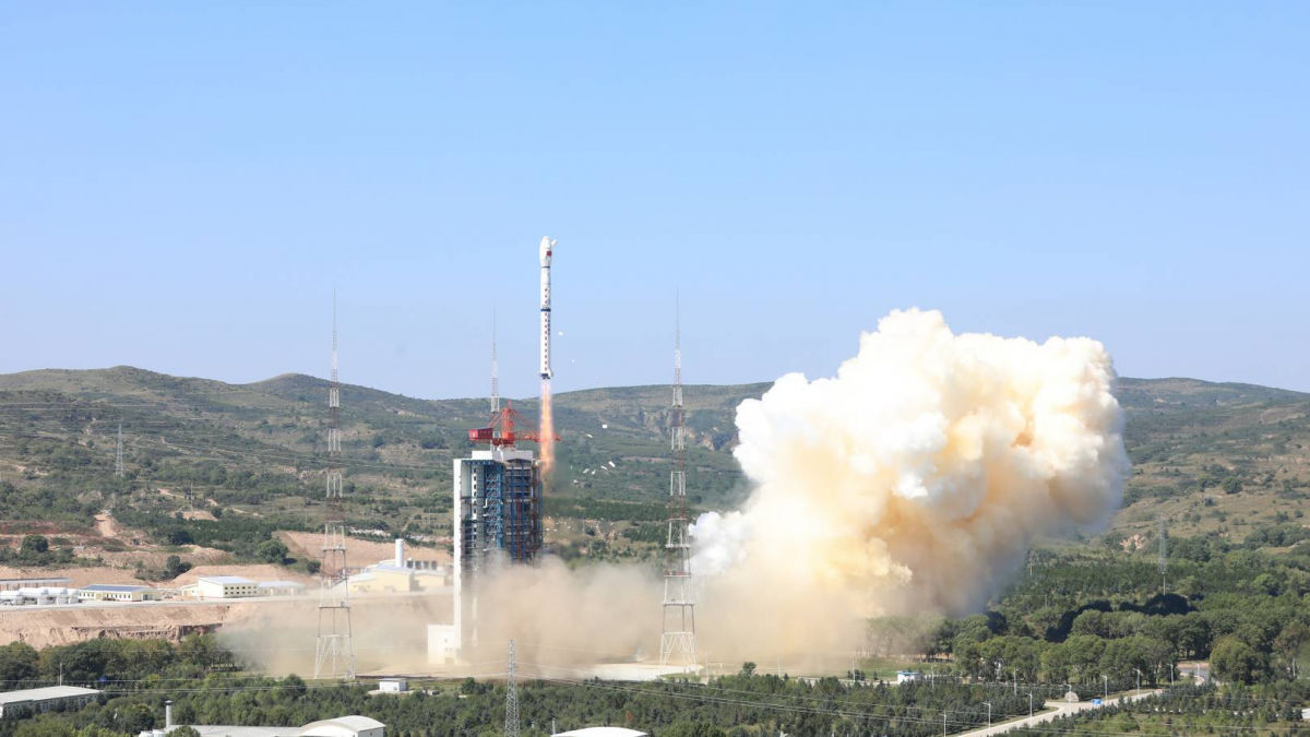 Мы его потеряли: Китай признал, что запуск секретного спутника не удался