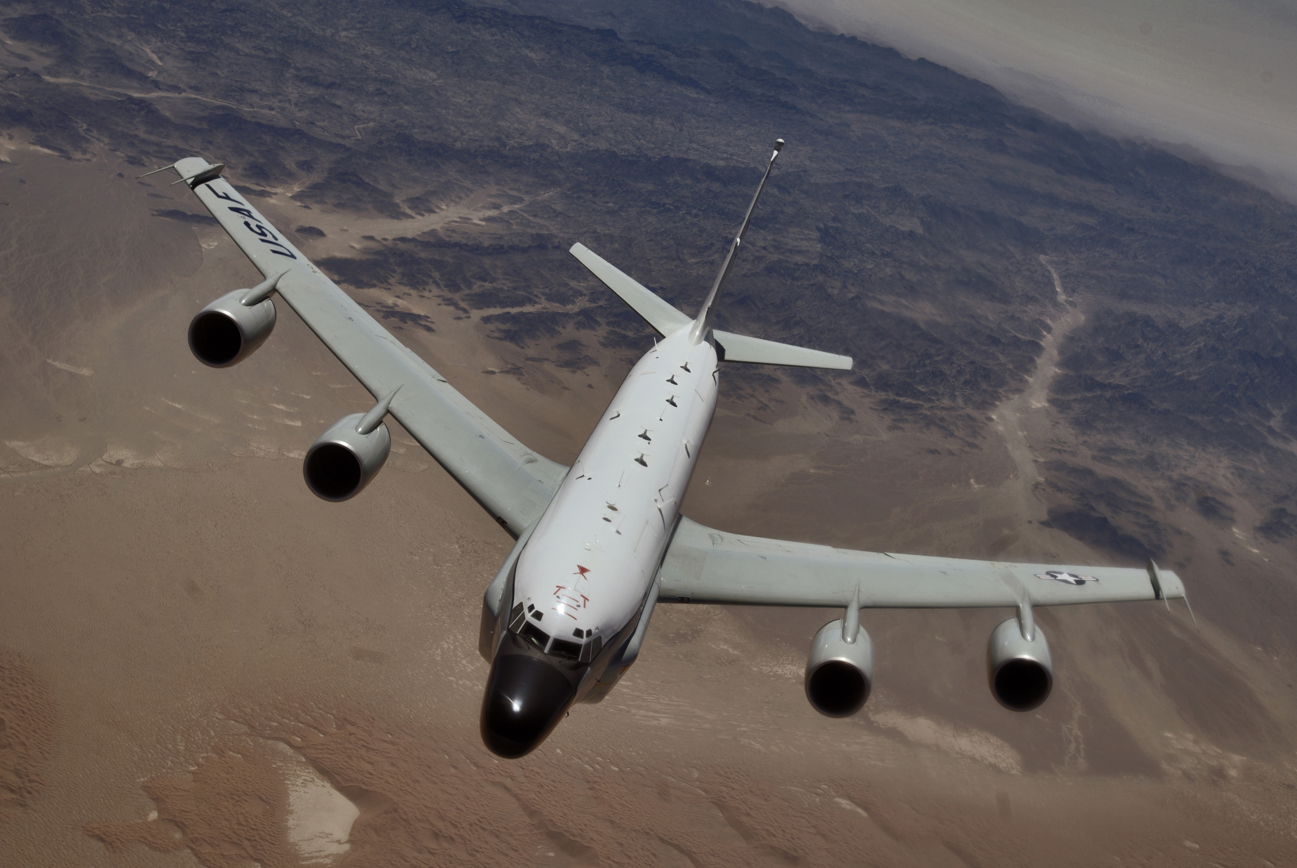 ВВС США вновь направили свой самолет к российским границам - источник