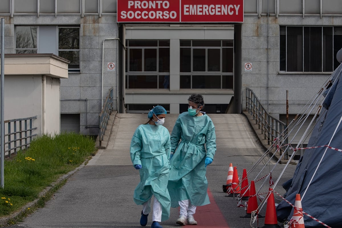 ​Испания на пике COVID-19: за сутки 706 умерших, коронавирус быстро распространяется