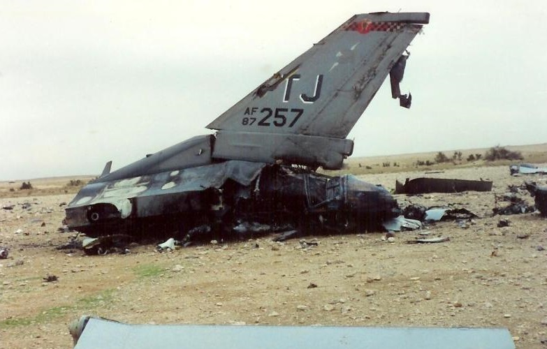 Сирия впервые сбила израильский истребитель F-16: очевидцы показали видео падения и фото рухнувшего самолета
