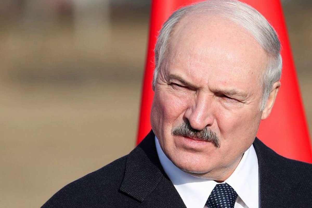 ​Лукашенко ответил на отказ "ближайшего союзника": "Это сигнал, не станем на колени перед Россией"