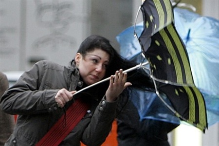 В Украине объявлено штормовое предупреждение: синоптики рассказали, сколько будеть бушевать непогода