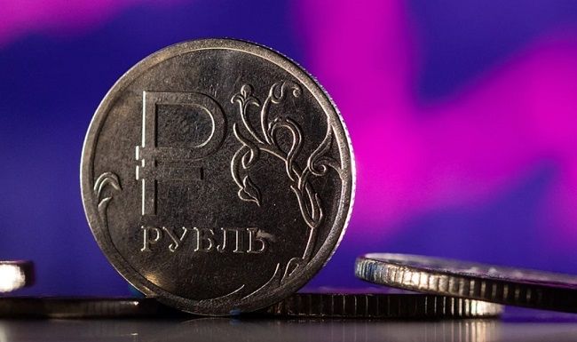 Курс валют на 4 января: российский рубль дешевеет вслед за нефтью – инфографика