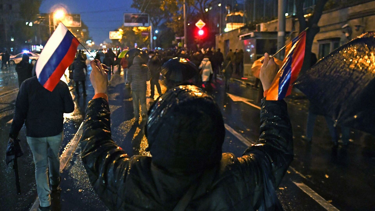 Протест в Ереване: оппозиция строит палаточный городок и выдвинула ультиматум