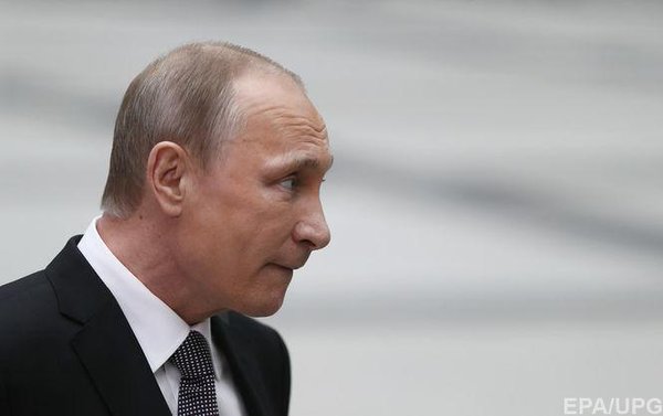 "Он - раб собственных иллюзий. Никчемный заложник своих же глупых амбиций. Путин - посредственность, которая приведет Россию к краху" - Саша Сотник