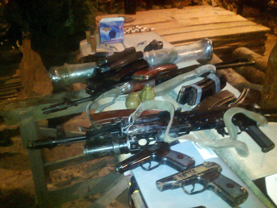 МВД: в Красном Лимане у представителя ДНР изъят внушительный арсенал оружия