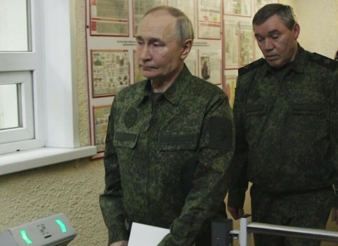 Если РФ не переломит ход войны до осени, Путин, вероятно, пойдет на два радикальных шага – The Independent