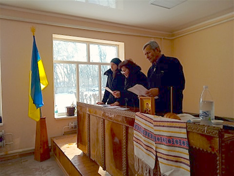 Члены общины храма Покрова Богородицы в Черновицкой области единогласно поддержали переход в ПЦУ - кадры
