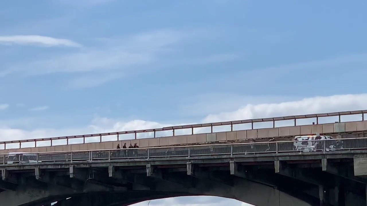 Заминированный мост Метро в Киеве: минер задержан, стало известно, с кем он требовал встречи