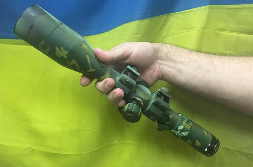 "Гумконвой" РФ привез "ЛНР” нечто новое и лазерное для войны со снайперами: волонтеры бьют тревогу
