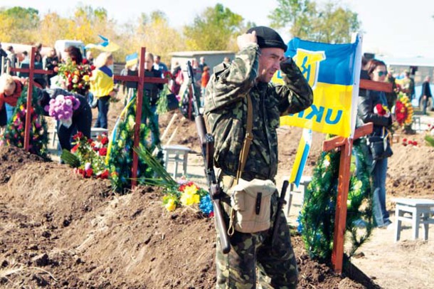 Волонтеры продолжают находить тела погибших под Иловайском и Старобешево