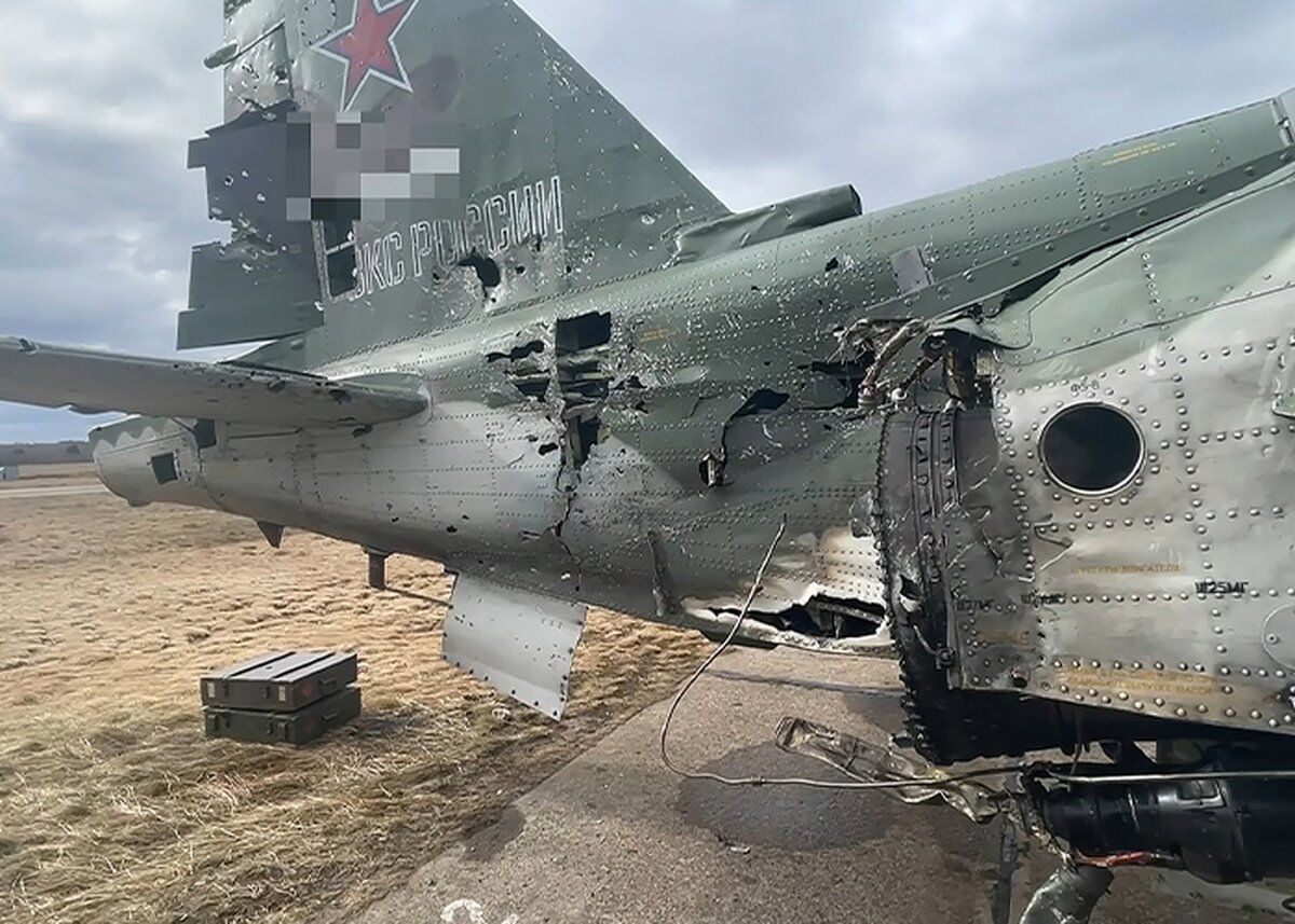 ​ВСУ показали кадры двойного приземления российских самолетов