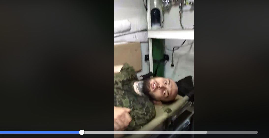 Сеть поразило видео с обращением к Зеленскому тяжелораненого бойца ВСУ: просьба впечатлила соцсети