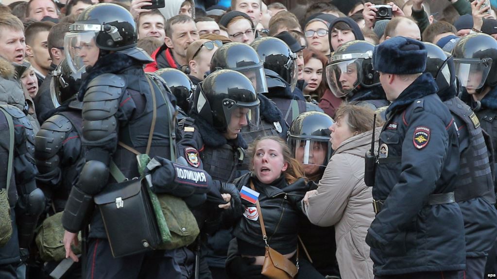 Сокрушительный удар по самодержавию в России: политолог рассказала, выживет ли режим Путина после тысячных митингов 26 марта