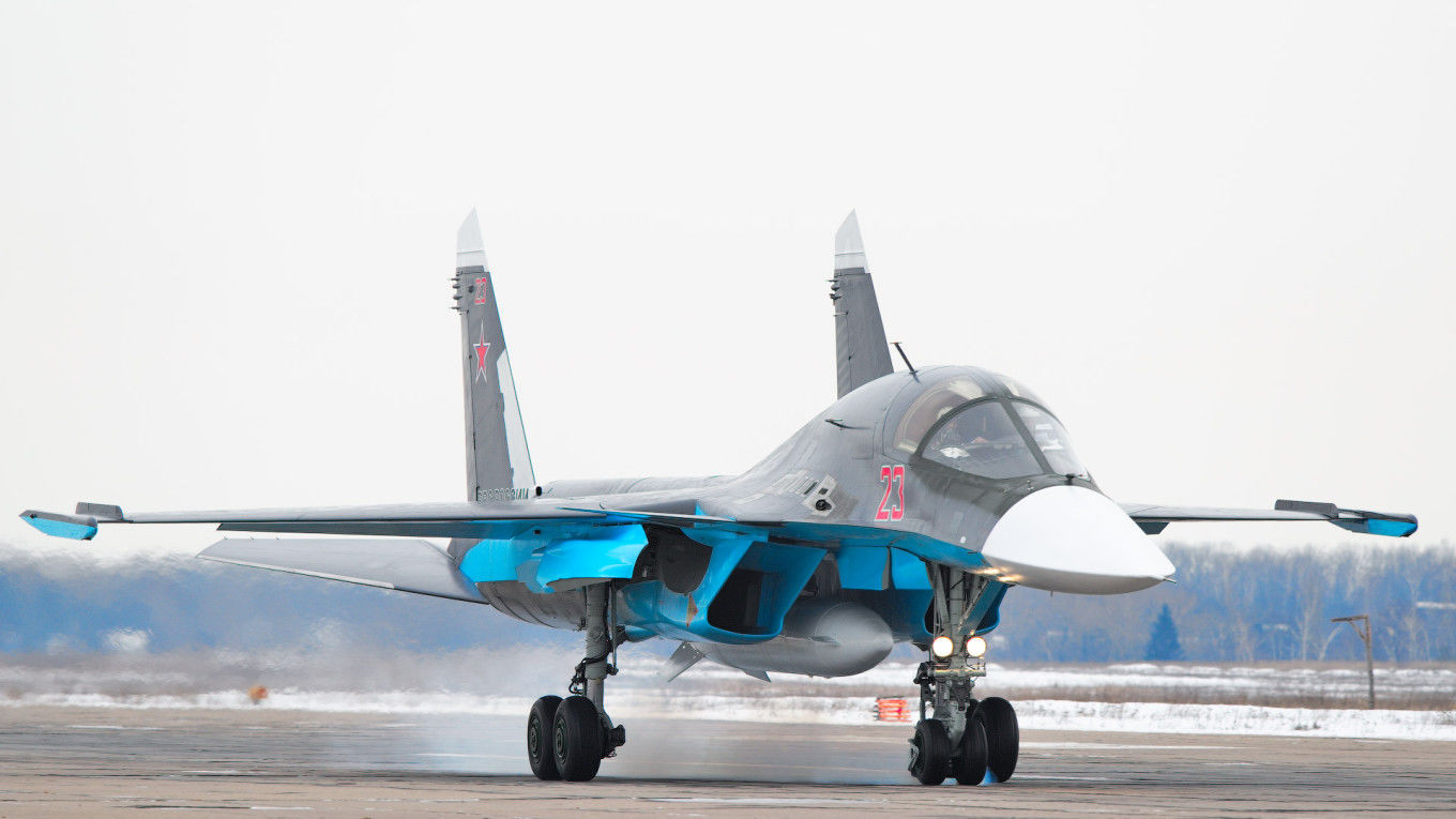 Взрывы в Ейске: после пожара с аэродрома исчезли 6 российских Су-34