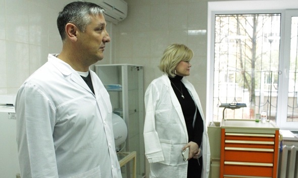 Стало известно, кто помог главврачу луганской больницы Вольману украсть 60 тонн медикаментов