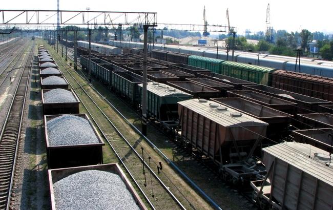 Возобновлено железнодорожное сообщение с оккупированным Донбассом – пока только для грузов