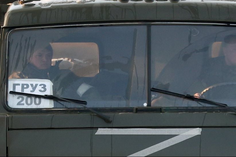 Точное попадание по скоплению силовиков РФ в Лазурном: 5 оккупантов уничтожено, 6 ранены