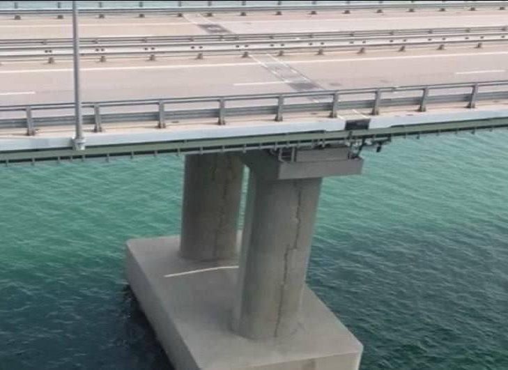 Крымский мост может рухнуть в море: появились снимки с огромными трещинами на российской "гордости"