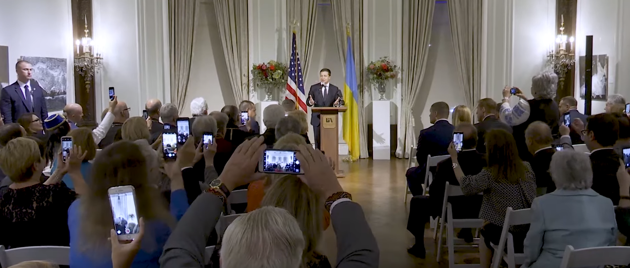 Выступление президента Зеленского перед украинской делегацией в США произвело фурор - видео