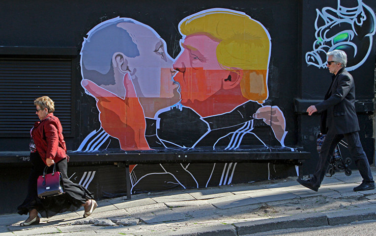 В чем причина необычного заискивания Трампа перед Путиным - The Washington Post, США
