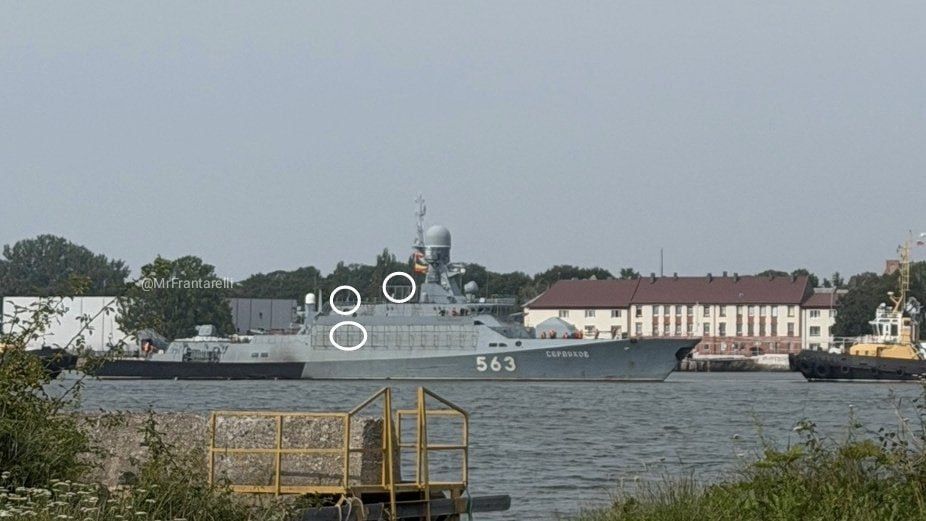 Корабли РФ боятся дронов на Балтике – МРК "Серпухов" получил решетки и мешки с песком