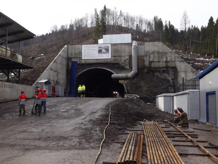 В ЕС по подземелью: тоннель в Европу в Карпатах полностью достроен - "Укрзализныця"