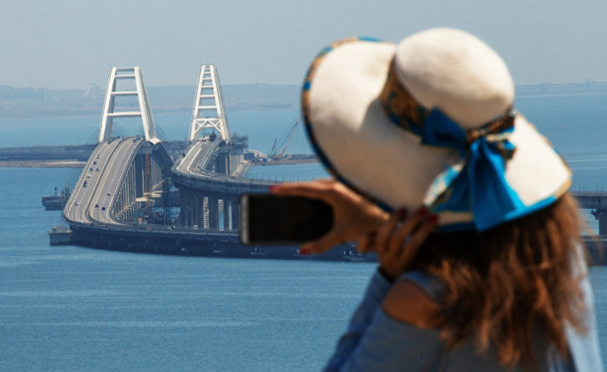 В Крыму не в восторге от приехавших россиян: "Даже газоны превратили в пляж, у нас никогда такого не было"