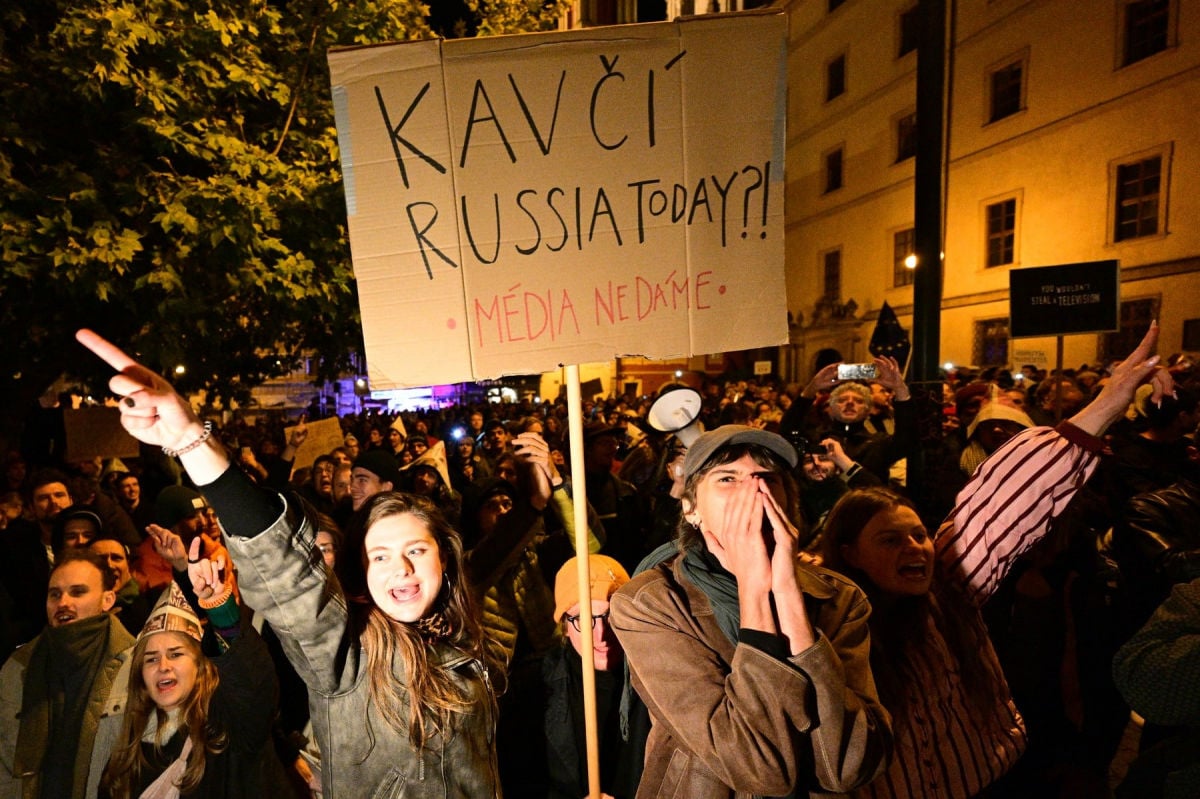 Протесты перекинулись на Чехию: демонстранты пытались прорваться в парламент