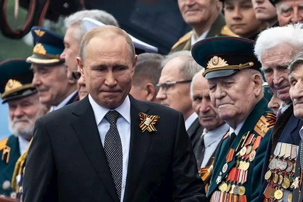 Путин перед 9 мая приказал взрывать мосты в ОРДЛО в попытке замедлить наступление ВСУ