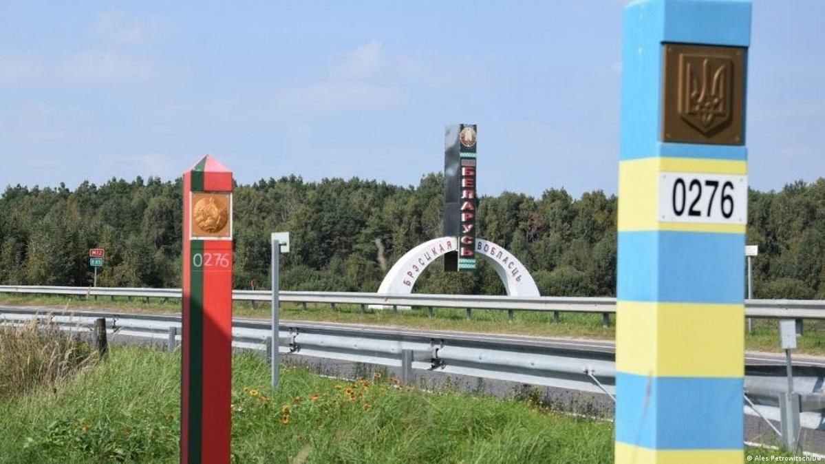 В Беларуси ограничили въезд сразу в три района, откуда оккупанты в феврале начали наступление