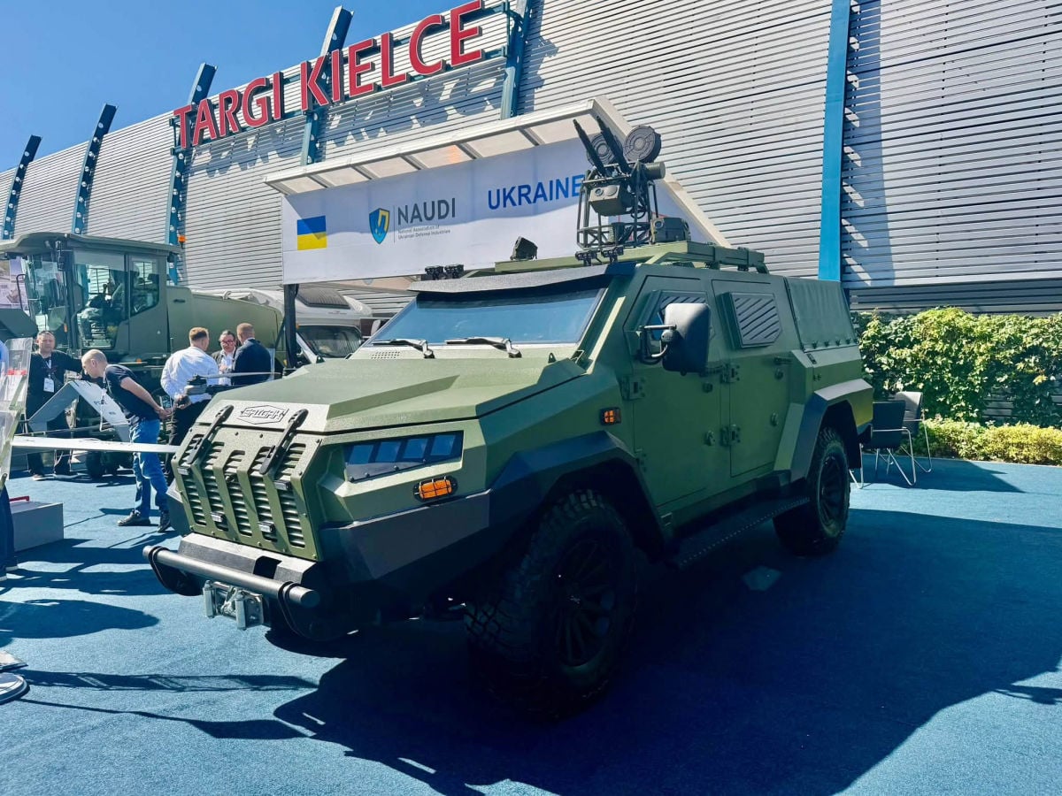 "Украинская бронетехника" представила бронеавтомобиль "Сайгак-1" и назвала его ТТХ