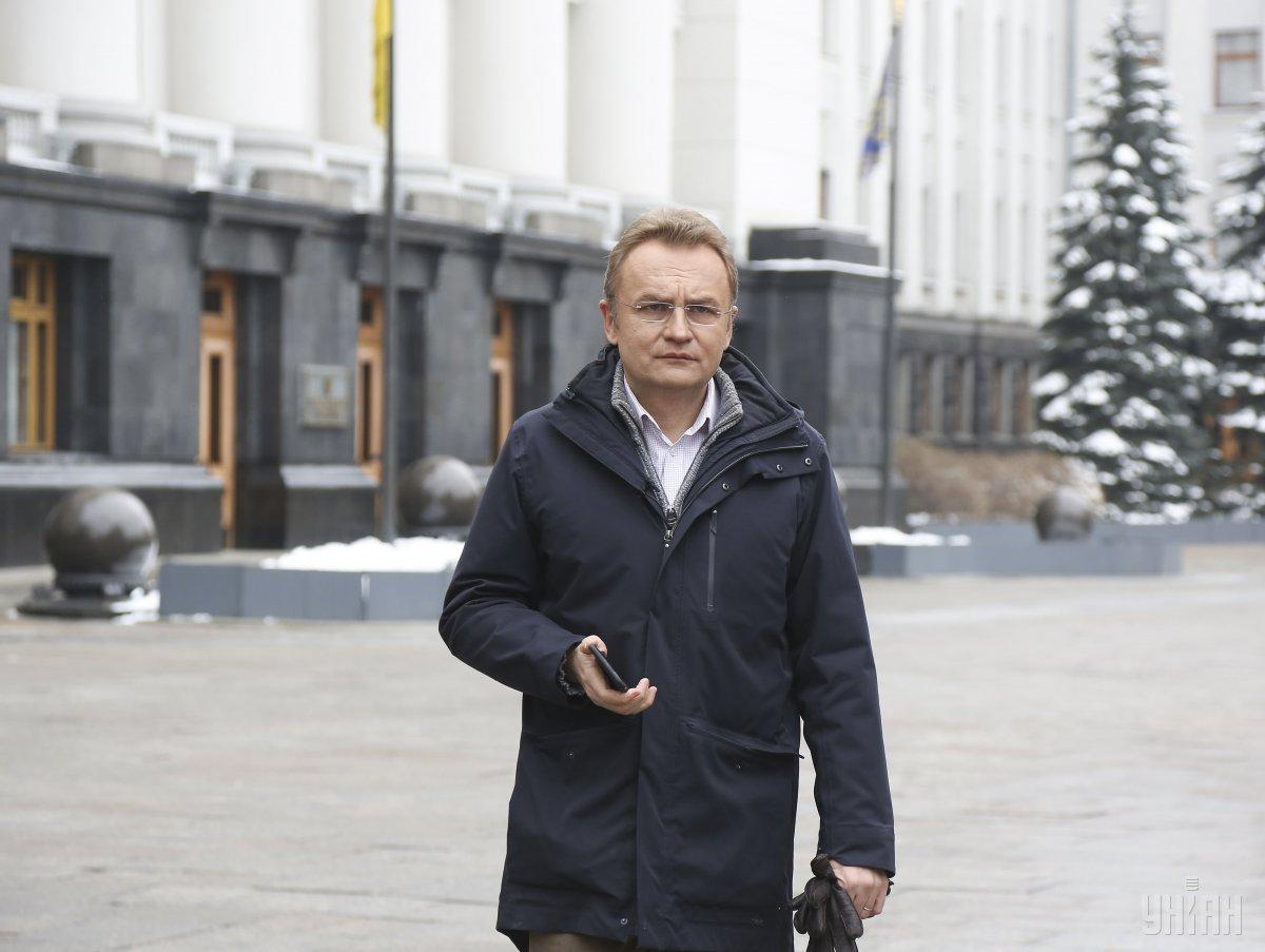 Садового хотят судить за призыв обменять Медведчука на пленных украинцев: что происходит
