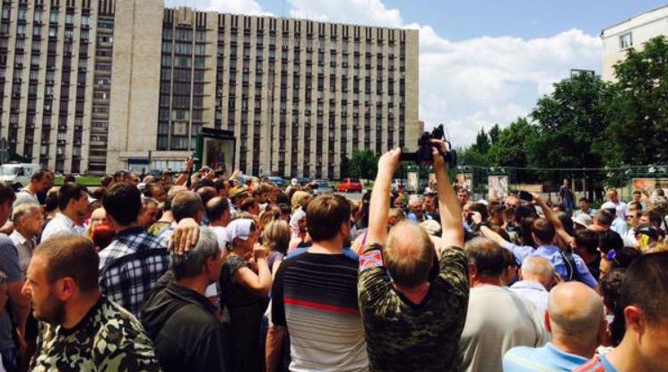 Главное за день: Протесты в Донецке, допрос Наливайченко и другие главные события