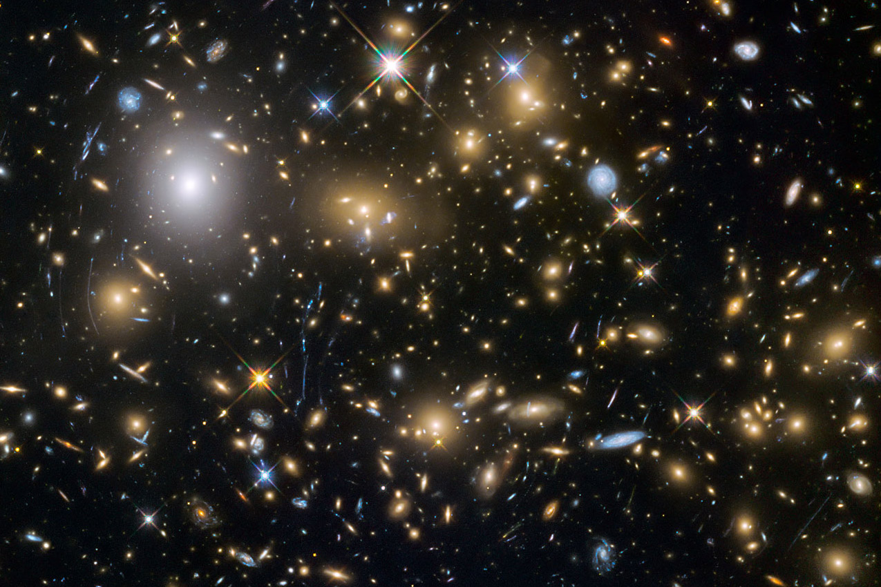 Звездная россыпь: Hubble показал, какой была Вселенная в древности