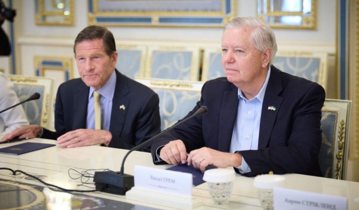 Сенатор Грэм после разговора с Трампом не сомневается в "сокрушительном" ударе по Ирану 